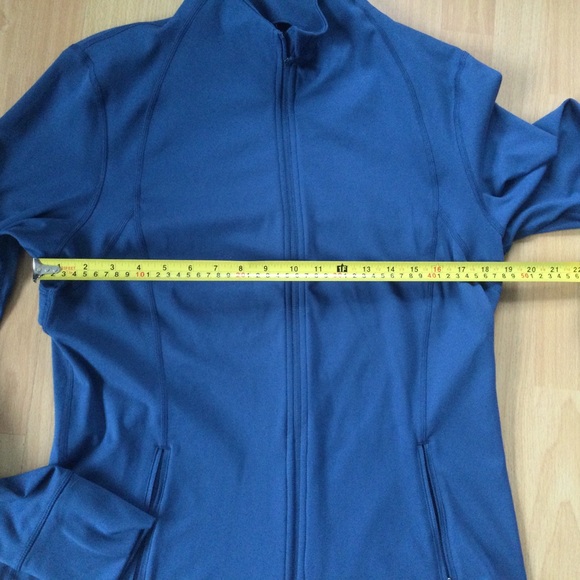 Athletics Works Large Running Workout Jacket Great Layering piece - Picture 8 of 9